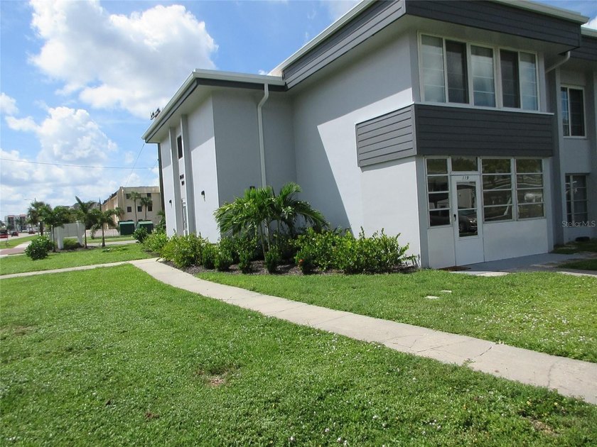 YOU DON'T WANT TO PASS UP THIS BEAUTIFULLY UPDATED, TURNKEY, 1st - photo 3