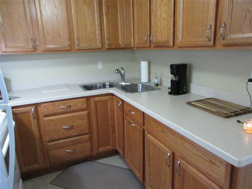 YOU DON'T WANT TO PASS UP THIS BEAUTIFULLY UPDATED, TURNKEY, 1st - photo 9