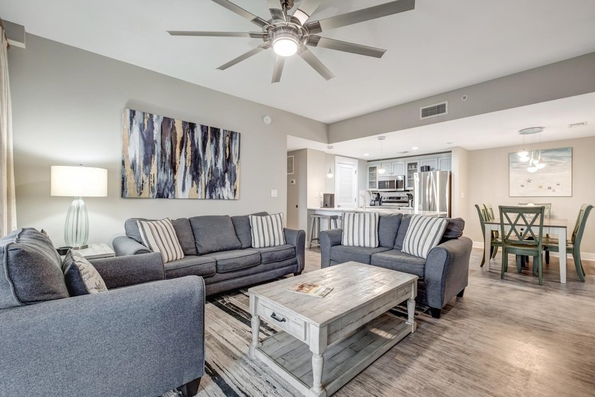 Perfectly positioned in Observation Point, this fully furnished - photo 14