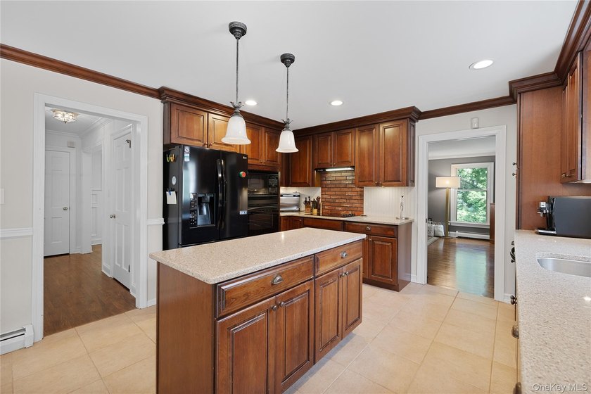 Welcome to this beautifully maintained 3,068 sq. ft. Colonial - photo 4
