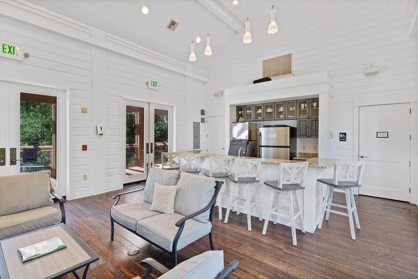 Perfectly positioned in Observation Point, this fully furnished - photo 34