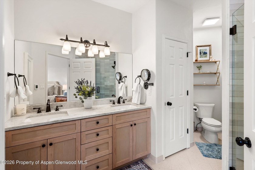 Top-Floor Sophistication, Elevated Style. Beautifully reimagined - photo 12