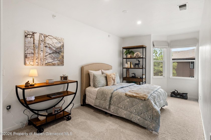 Top-Floor Sophistication, Elevated Style. Beautifully reimagined - photo 14