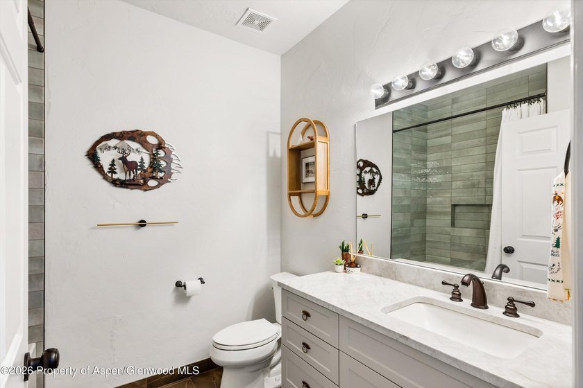 Top-Floor Sophistication, Elevated Style. Beautifully reimagined - photo 16