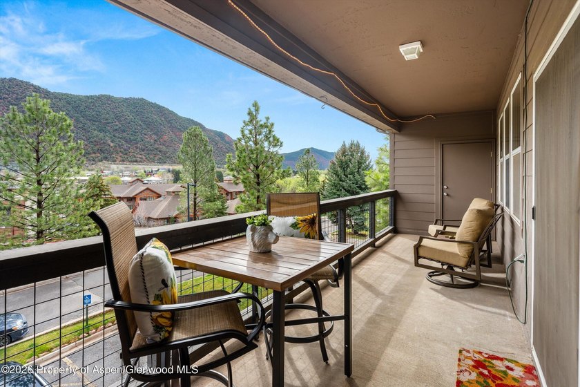 Top-Floor Sophistication, Elevated Style. Beautifully reimagined - photo 18