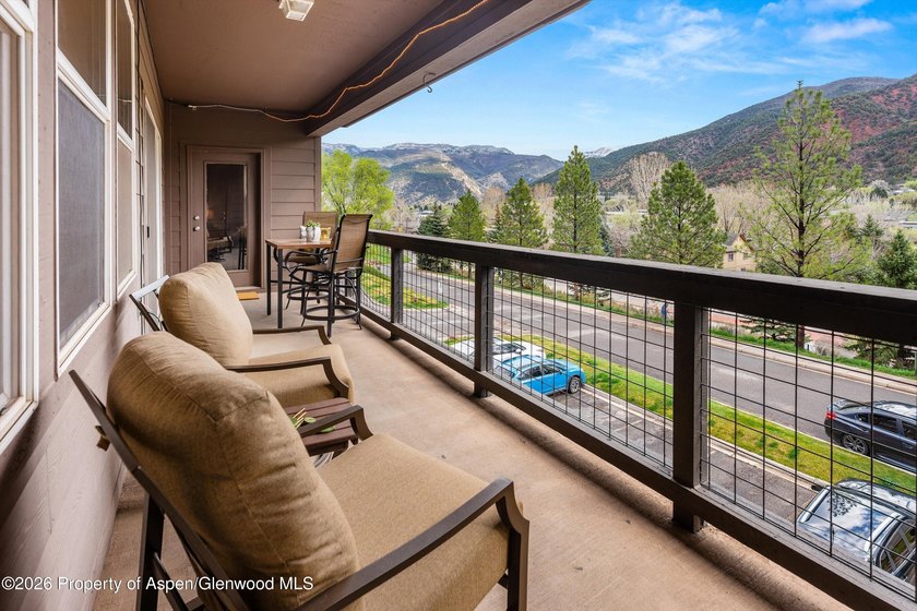 Top-Floor Sophistication, Elevated Style. Beautifully reimagined - photo 19
