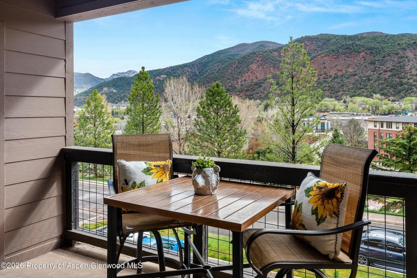 Top-Floor Sophistication, Elevated Style. Beautifully reimagined - photo 20