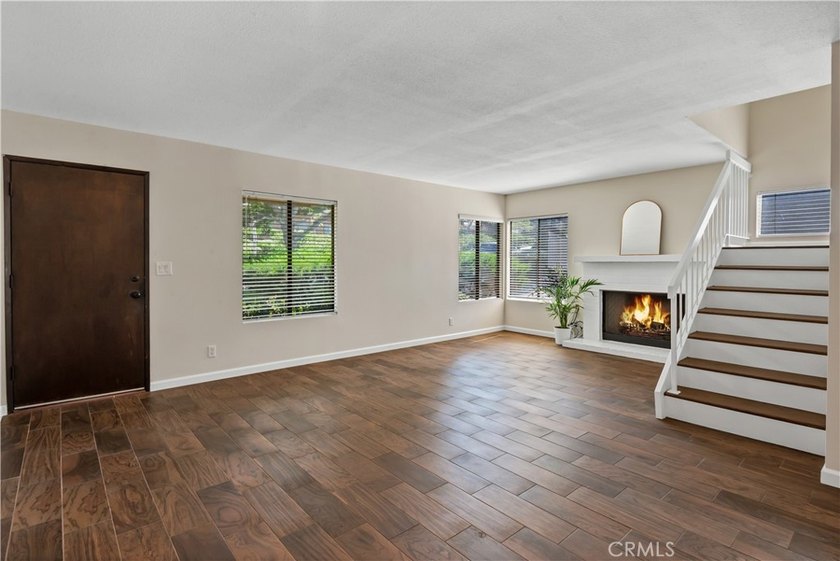 This coveted 1590 sqft *Shasta* model is an END UNIT offering 2 - photo 4