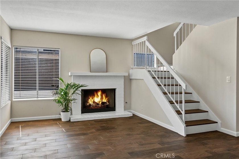This coveted 1590 sqft *Shasta* model is an END UNIT offering 2 - photo 5