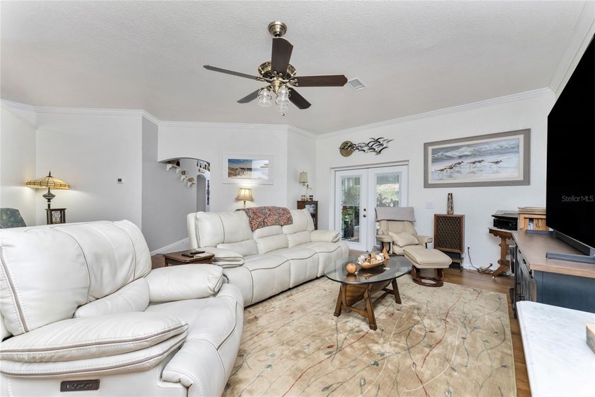 RARE DOUBLE LOT HOME!! This beautifully updated 4-bedroom - photo 7
