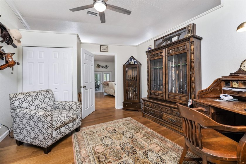 RARE DOUBLE LOT HOME!! This beautifully updated 4-bedroom - photo 9
