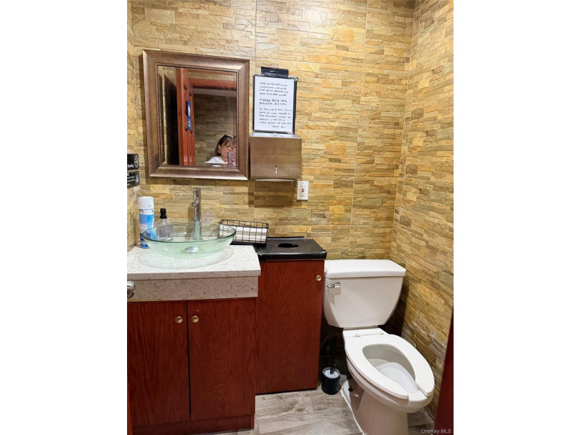 Prime Turnkey Restaurant Opportunity, Rare chance to own a - photo 9
