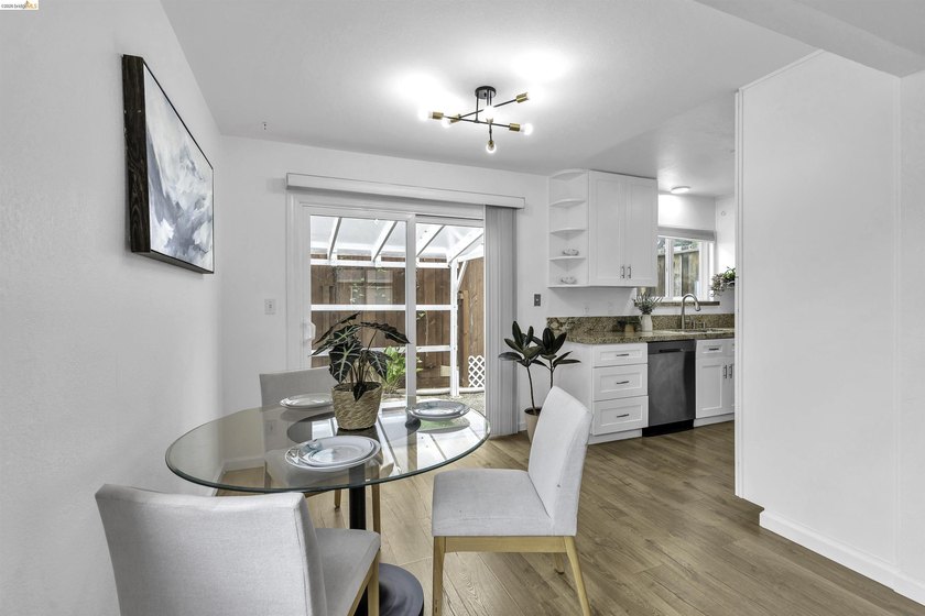 Beautiful townhouse-style, two-story condo featuring 2 bedrooms - photo 11