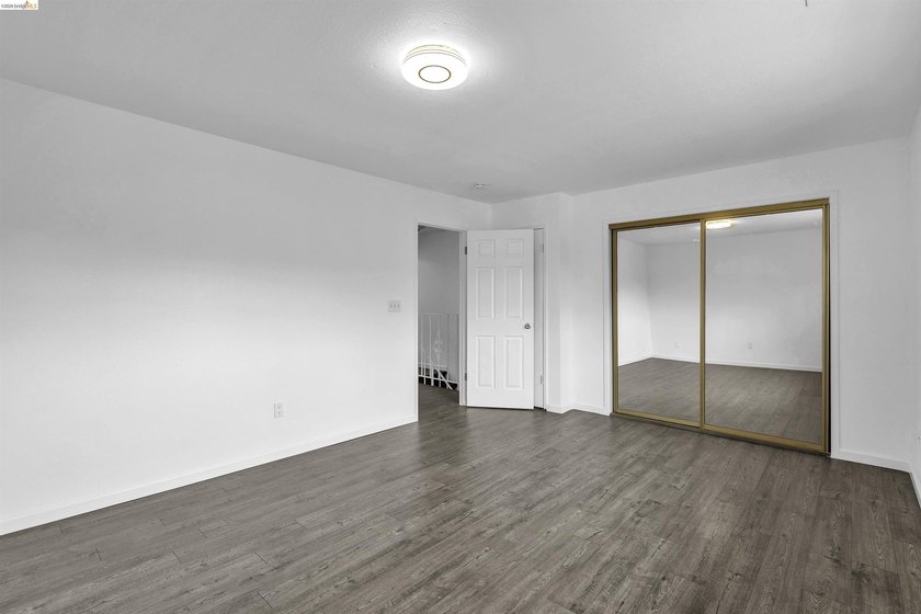 Beautiful townhouse-style, two-story condo featuring 2 bedrooms - photo 15