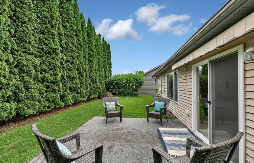 Welcome to 1004 Oak Pond Drive in Sartell-a beautifully - photo 22