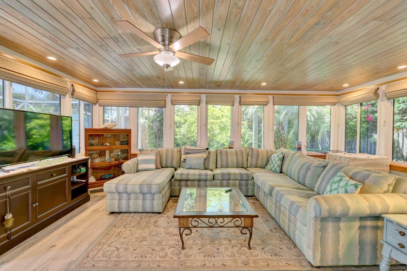 Beautiful upgraded pool home on South Hutchinson Island in - photo 34