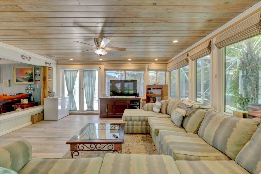 Beautiful upgraded pool home on South Hutchinson Island in - photo 36