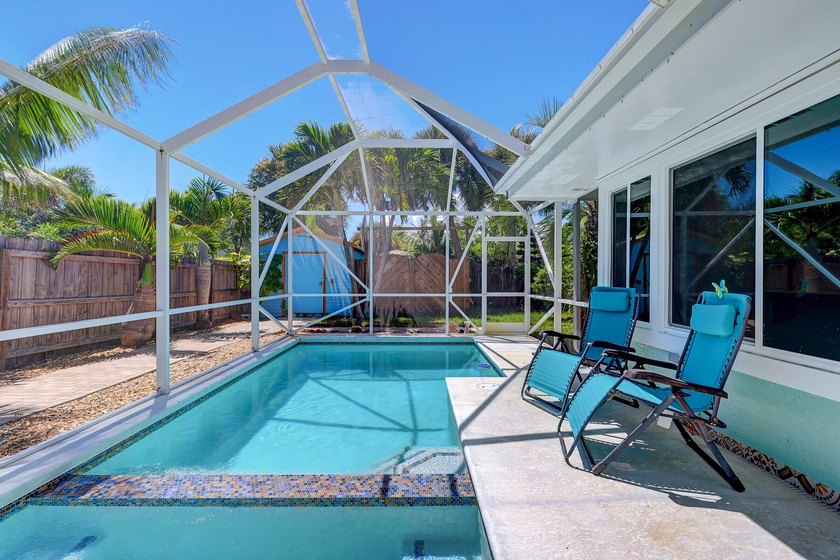 Beautiful upgraded pool home on South Hutchinson Island in - photo 38