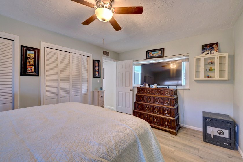 Beautiful upgraded pool home on South Hutchinson Island in - photo 40