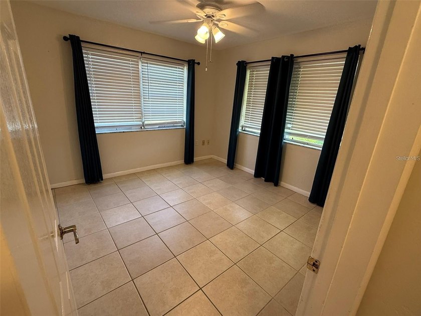 Super charming 1-bedroom, 1-bathroom BLOCK home centrally - photo 7