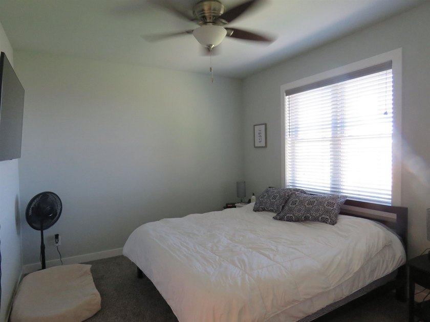 Beautiful, immaculate, and ready to move in Ranch on Fox Lake - photo 9