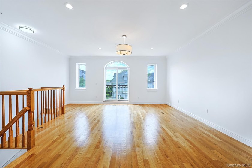 This stunning condo apartment features a formal layout with 3 - photo 4