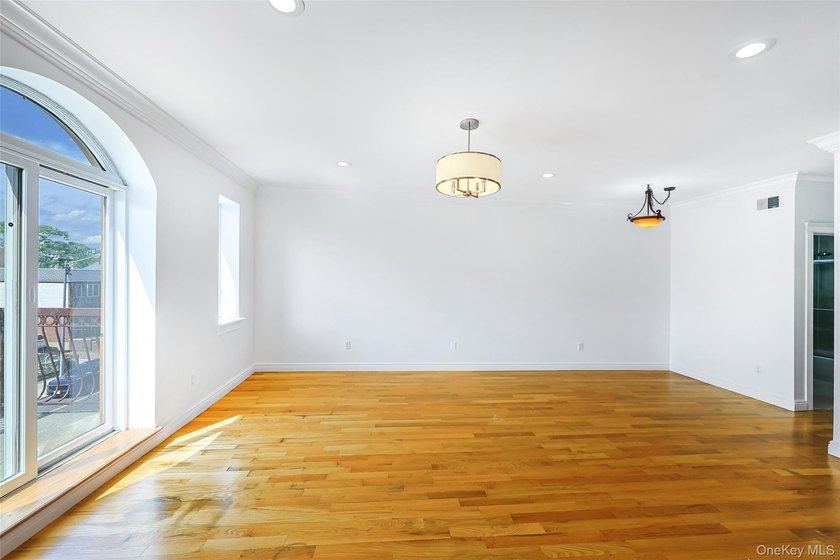 This stunning condo apartment features a formal layout with 3 - photo 6