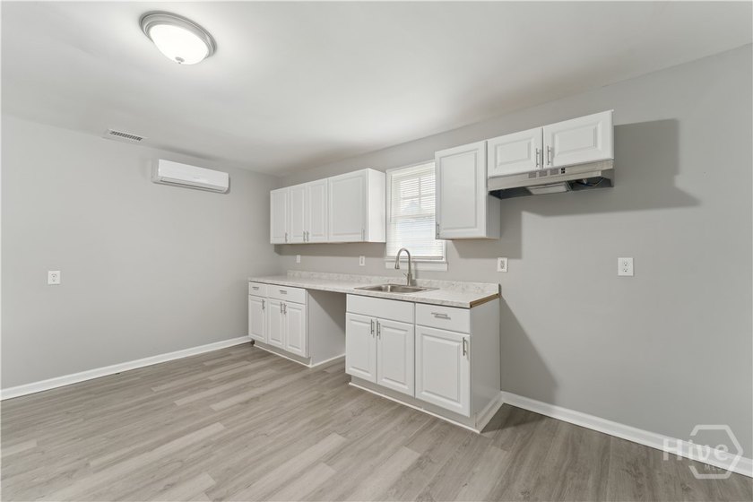 Unique opportunity to acquire newly renovated 6 unit building - photo 4