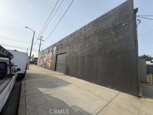 FANTASTIC LOCATION!!! One block east of CA 110 fwy, just blocks - photo 3