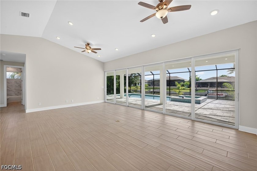 MOVE IN READY NEW CONSTRUCTION! 24-FOOT SLIDING GLASS DOOR WITH - photo 4