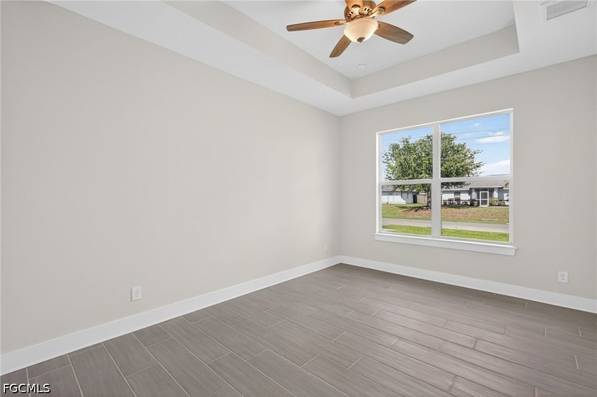 MOVE IN READY NEW CONSTRUCTION! 24-FOOT SLIDING GLASS DOOR WITH - photo 8
