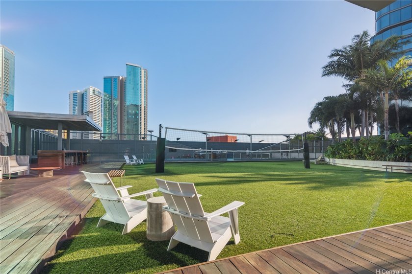 Elegant large 2Bd 2Ba 1704 SqFt favored 02 unit in the Luxurious - photo 22