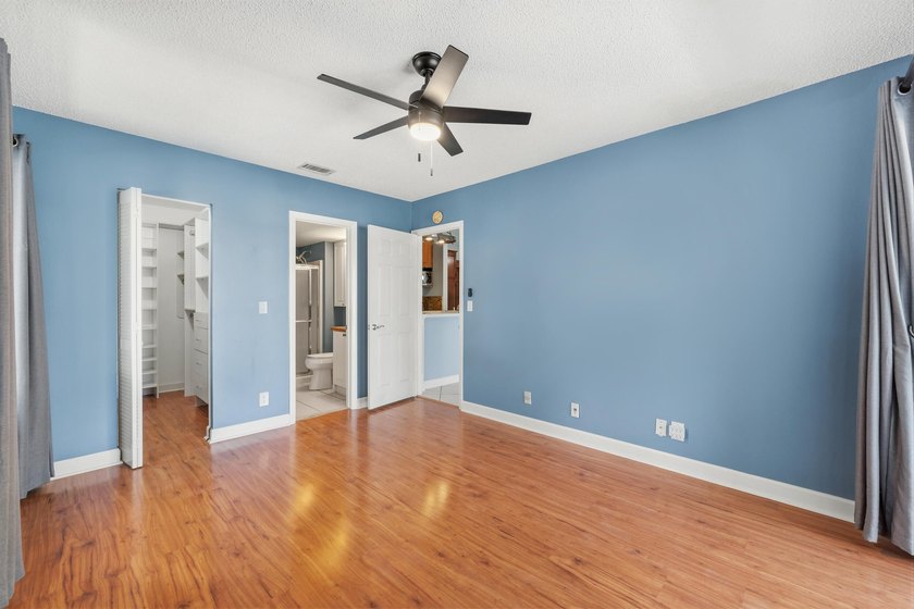 Beautifully updated 2BR/2BA condo located in the desirable - photo 11