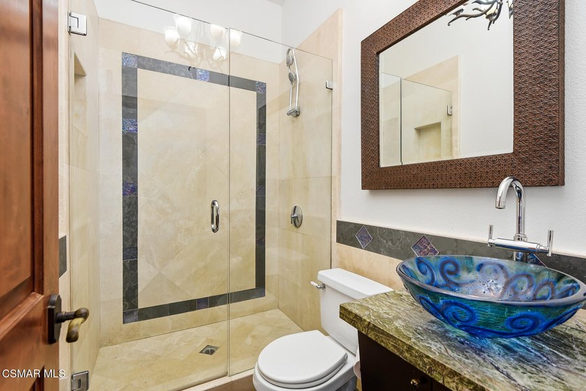 Sensational opportunity! Ideally located at the end of a quiet - photo 17