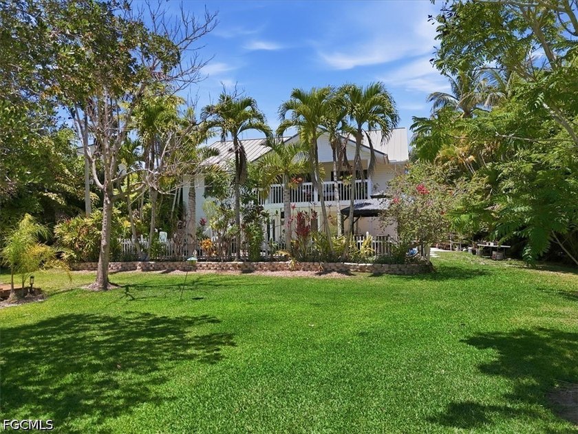 Welcome to your own private Gulf Coast paradise, where luxury - photo 8