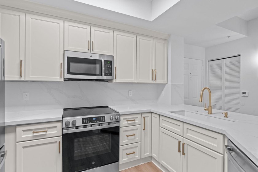 Live where everything happens-CityPlace at your doorstep. This - photo 6