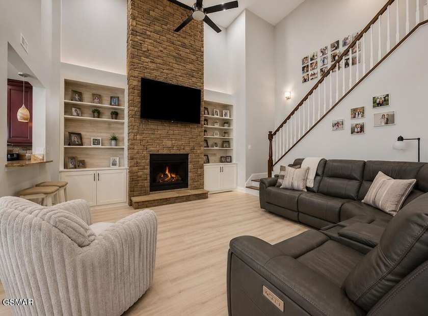 Beautifully updated 4-bedroom home in the heart of Seymour with - photo 12