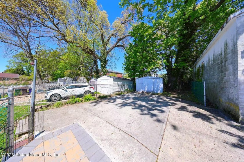Located in Little Neck, Queens and situated on huge 20x172 lot - photo 12