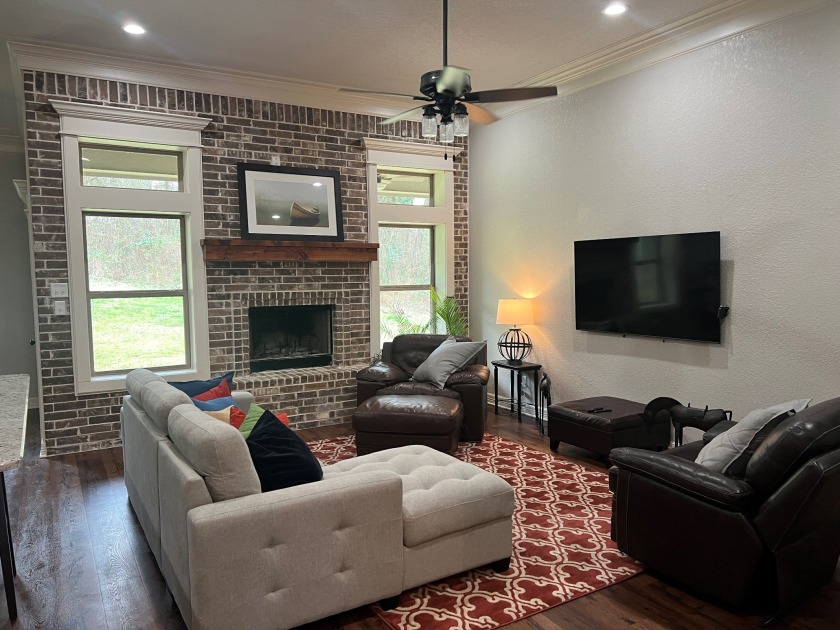 3/2/2 Brick Home in Lake Palestine Community - photo 8