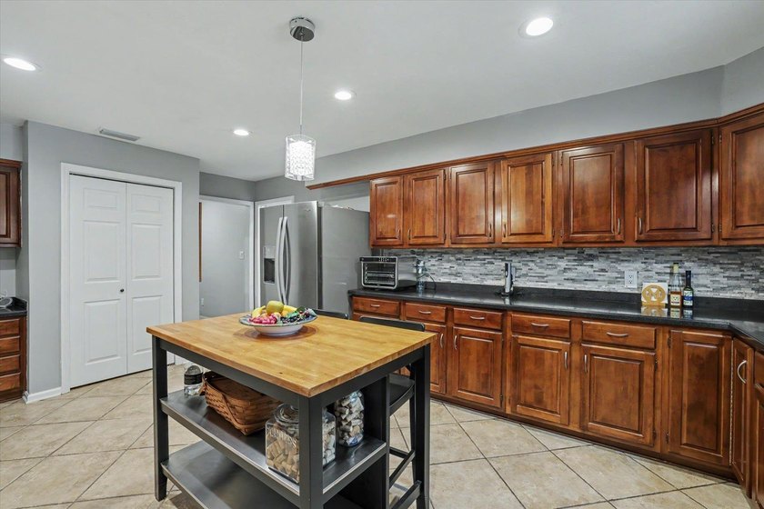 Private 2 acre retreat with above ground pool and outdoor living - photo 22