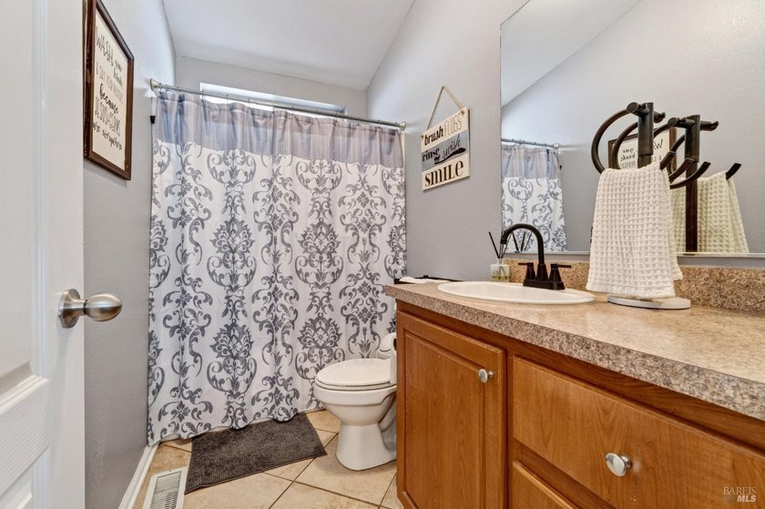 Well-maintained newer 3-bedroom, 2-bath double-wide manufactured - photo 11