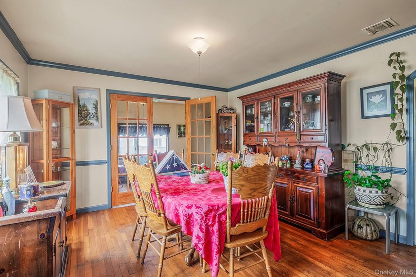 Enjoy the possibilities this charming 3-bedroom, 1-bath ranch - photo 3