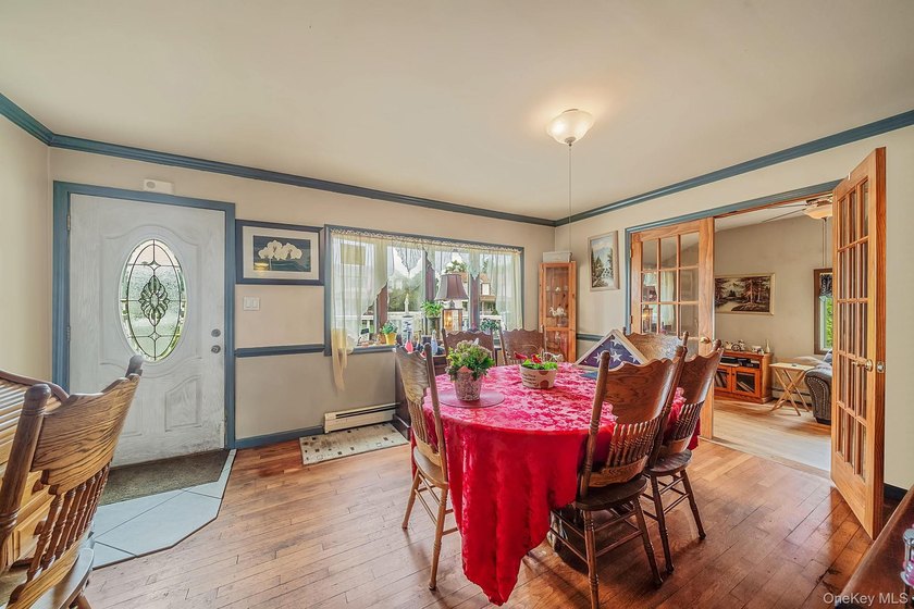 Enjoy the possibilities this charming 3-bedroom, 1-bath ranch - photo 4