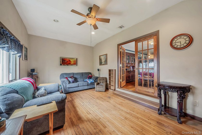Enjoy the possibilities this charming 3-bedroom, 1-bath ranch - photo 5
