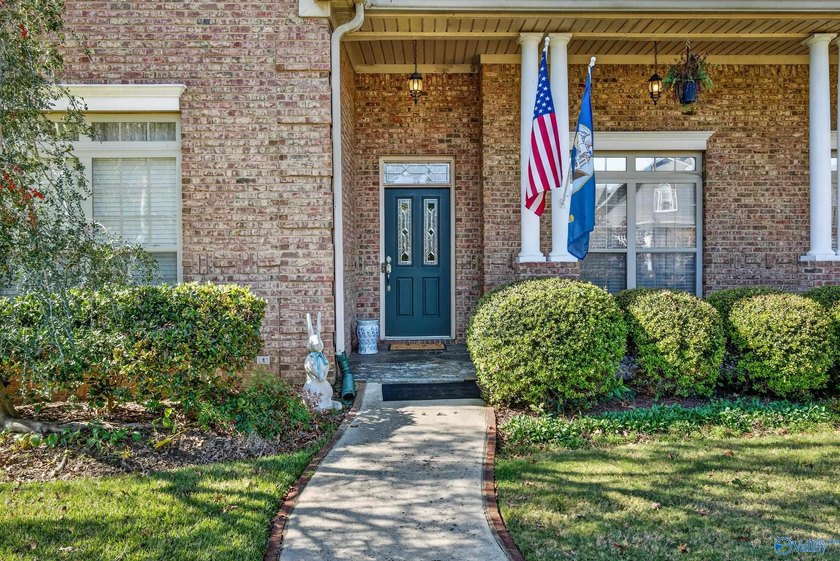 Custom one-owner home in Hampton Cove's sought-after - photo 10