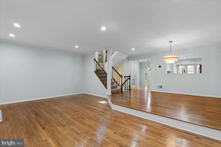 OPEN Sunday 7/19 1-3 PM. Welcome to this end-unit townhome - photo 8