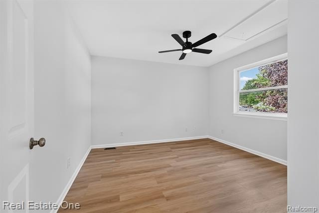 Charming 3-bedroom, 2-bath home in Gibraltar's highly - photo 17