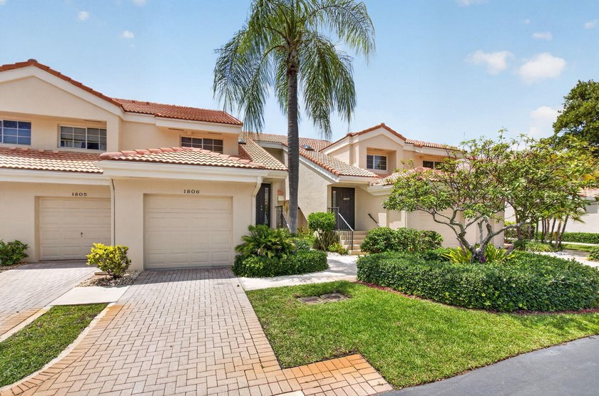 BEAUTIFULLY MAINTAINED 2-BEDROOM, 2-BATHROOM FIRST-FLOOR UNIT IN - photo 2