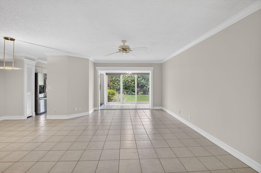 BEAUTIFULLY MAINTAINED 2-BEDROOM, 2-BATHROOM FIRST-FLOOR UNIT IN - photo 6