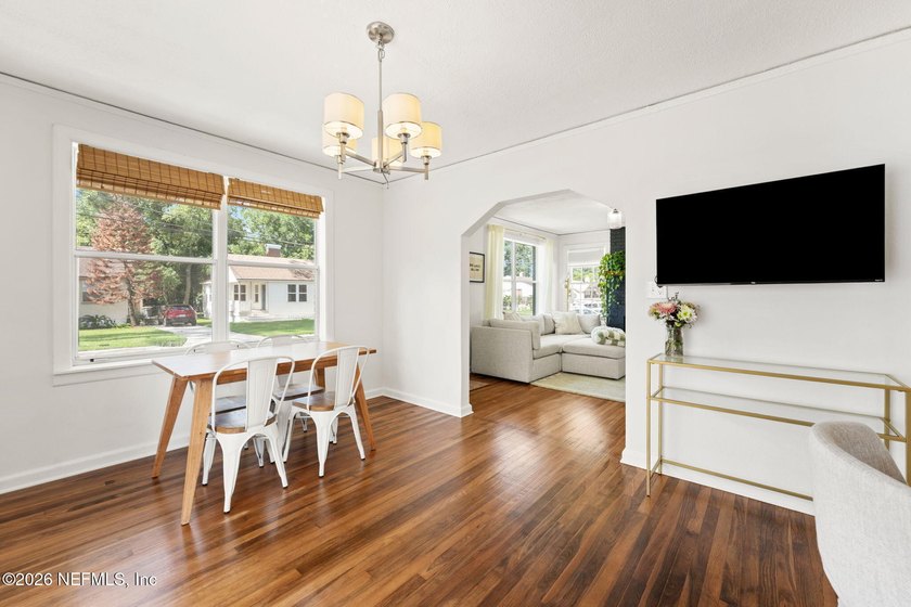 Welcome home to Murray Hill! This beautifully renovated - photo 12